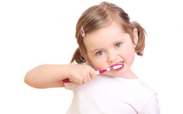 5 thói quen xấu có thể gây hại cho sức khỏe răng miệng của trẻ