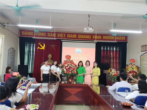 Trường Mầm non Dương Quang tổ chức Đại hội Chi bộ nhiệm kỳ 2022-2025.