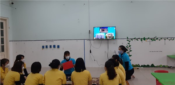 Ngày 17/1/2022 Trường MN Kim Lan tổ chức tập huấn UDPPGDTT cho toàn bộ giáo viên