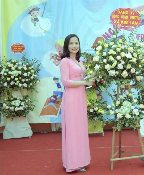 Cô giáo Nguyễn Thị Lam – Phó hiệu trưởng - Chủ tịch công đoàn thân thiện - sáng tạo của trường tôi