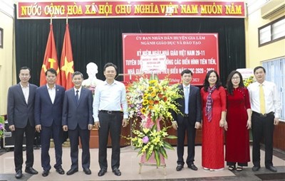 Huyện Gia Lâm kỷ niệm Ngày nhà giáo Việt Nam 20-11, tuyên dương khen thưởng các điển hình tiên tiến, nhà giáo mẫu mực tiêu biểu năm học 2020- 2021