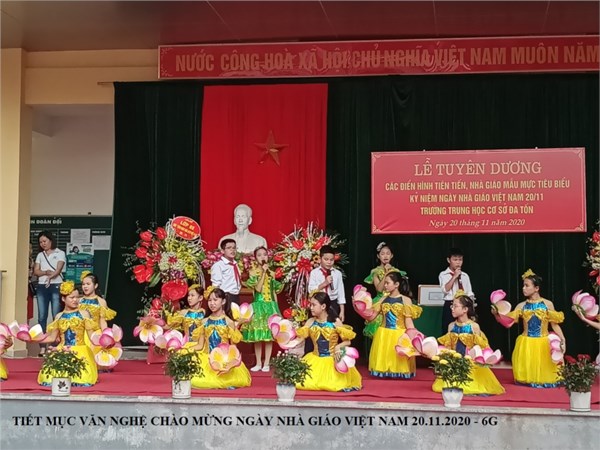 Tiết mục văn nghệ  chào mừng các thầy cô trong ngày nhà giáo Việt Nam 20.11.