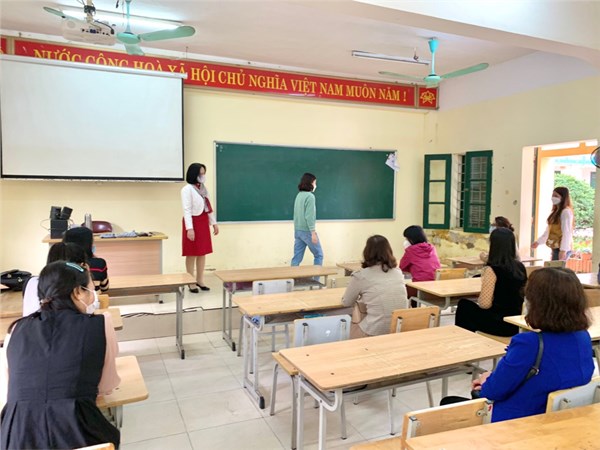 Trường THCS Phù Đổng diễn tập đón học sinh trở lại trường