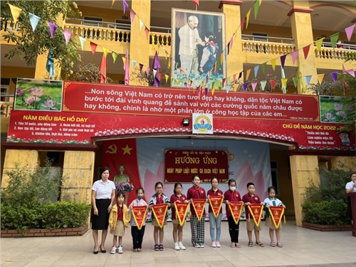 Liên đôiTHN Nông Nghiệp  tổ chức hưởng ứng ngày Pháp luật Nước Cộng Hoà Xã Hội Chủ Nghĩa Việt Nam