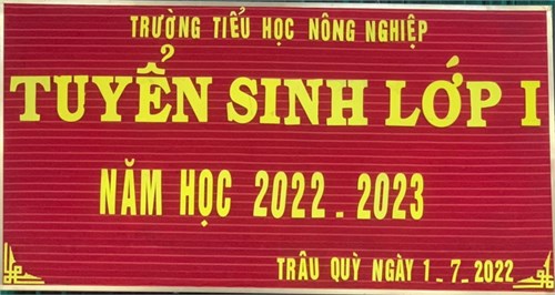 Phụ huynh tham gia tuyển sinh trực tuyến tại trường năm học 2022 - 2023