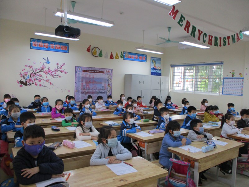 Học sinh Tiểu học Trung Thành hào hứng trở lại trường học sau kỳ nghỉ dịch