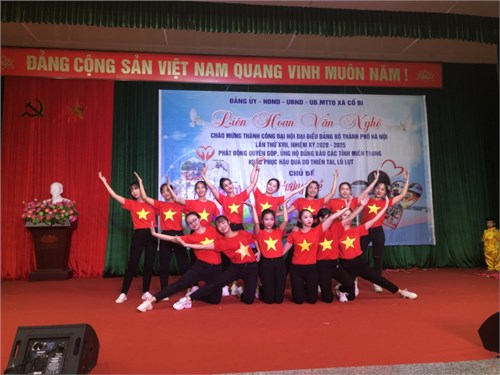 Chi đoàn trường Tiểu học Trung Thành chung tay ủng hộ đồng bào miền Trung