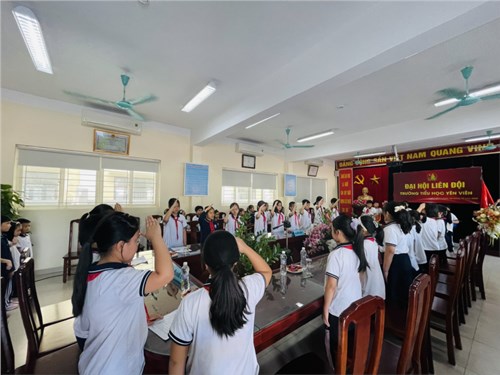 Đại hội liên đội trường Tiểu học Yên Viên