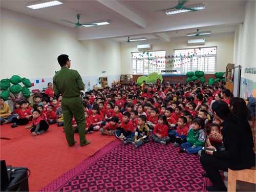 Trường mầm non Phú Thị tổ chức diễn tập phòng cháy chữa cháy cho trẻ